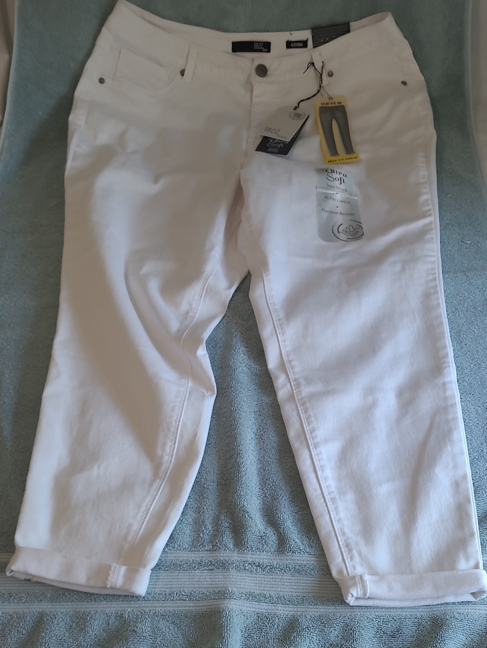 1822 Denim White Cropped Ankle Jeans with Rolled Hem